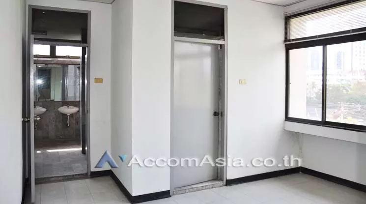 8  Office Space For Rent in Sukhumvit ,Bangkok BTS Nana at Comfort high rise AA10560